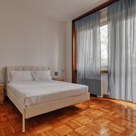 Joivy Chic 3-Bed Flat Near Colonne Di San Lorenzo Milano Exterior foto